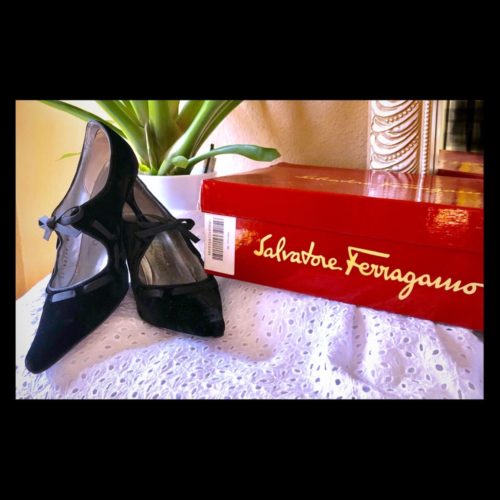 Salvatore Ferragamo Velvet Heels 👠